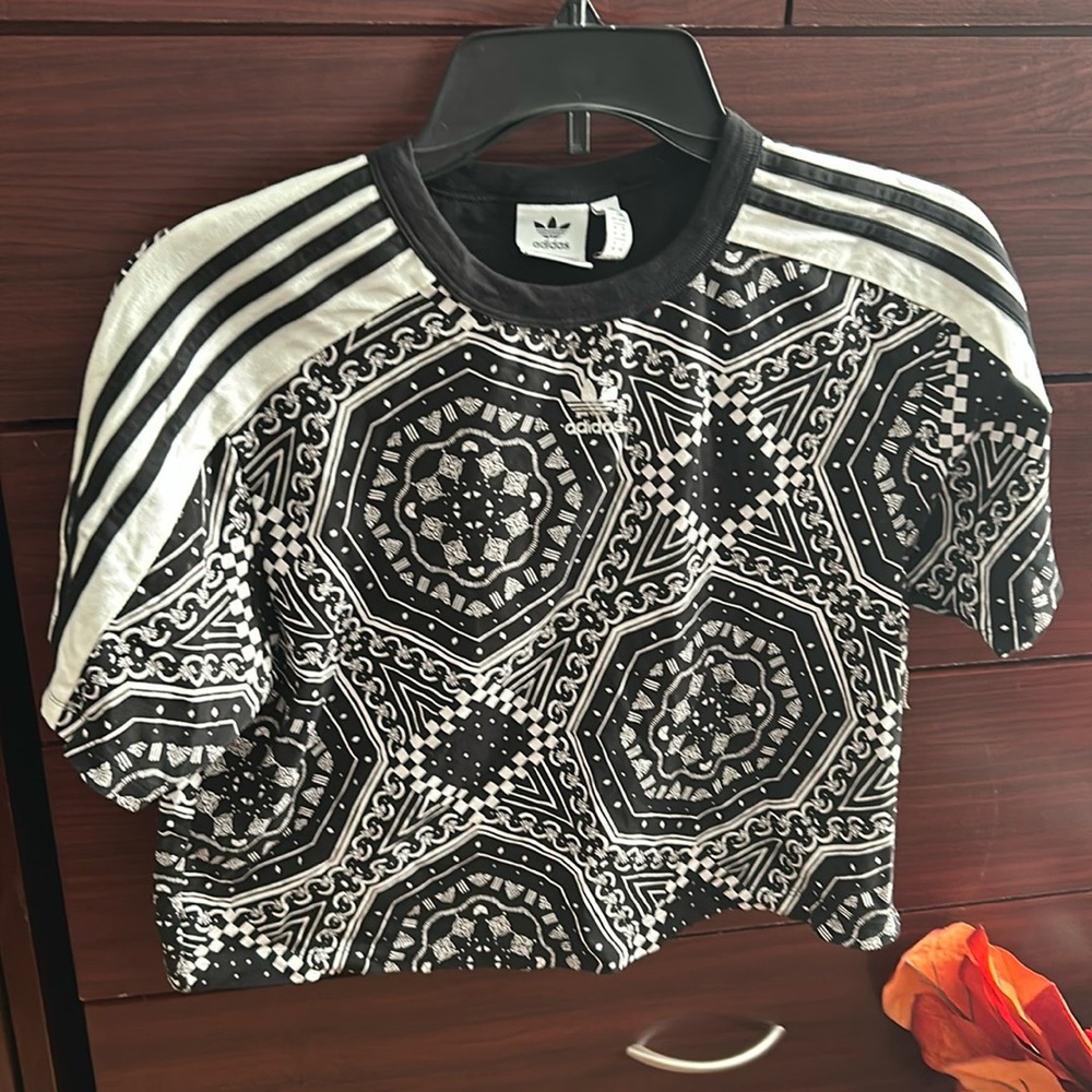 Adidas geometric pattern crop top